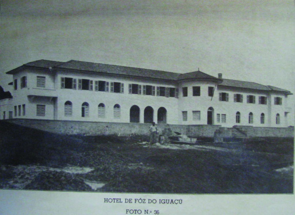 Hotel antigo em Foz