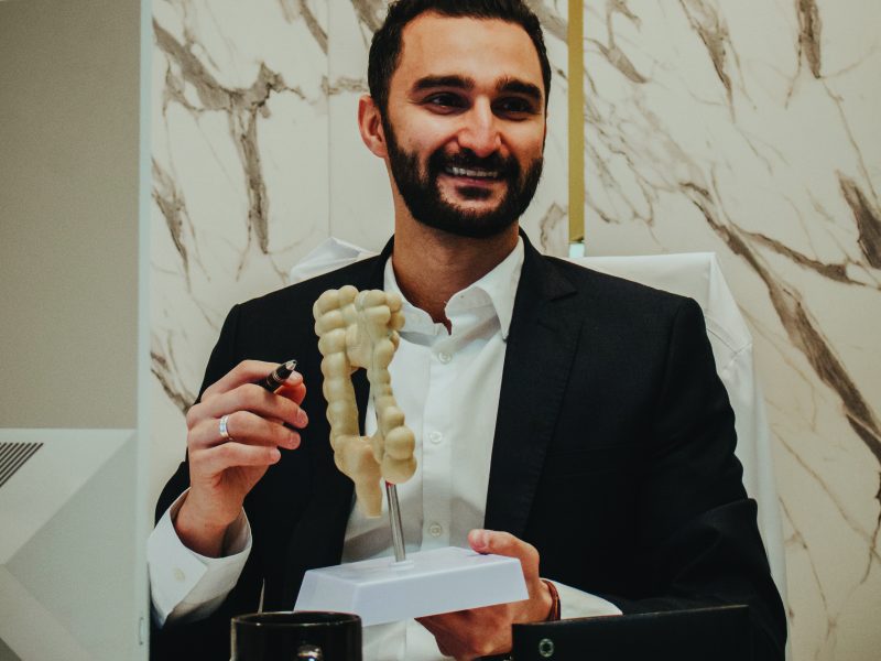 Dr. Hijazi - médico coloproctologista