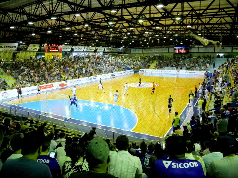 Foz Futsal ginásio Costa Cavalcanti