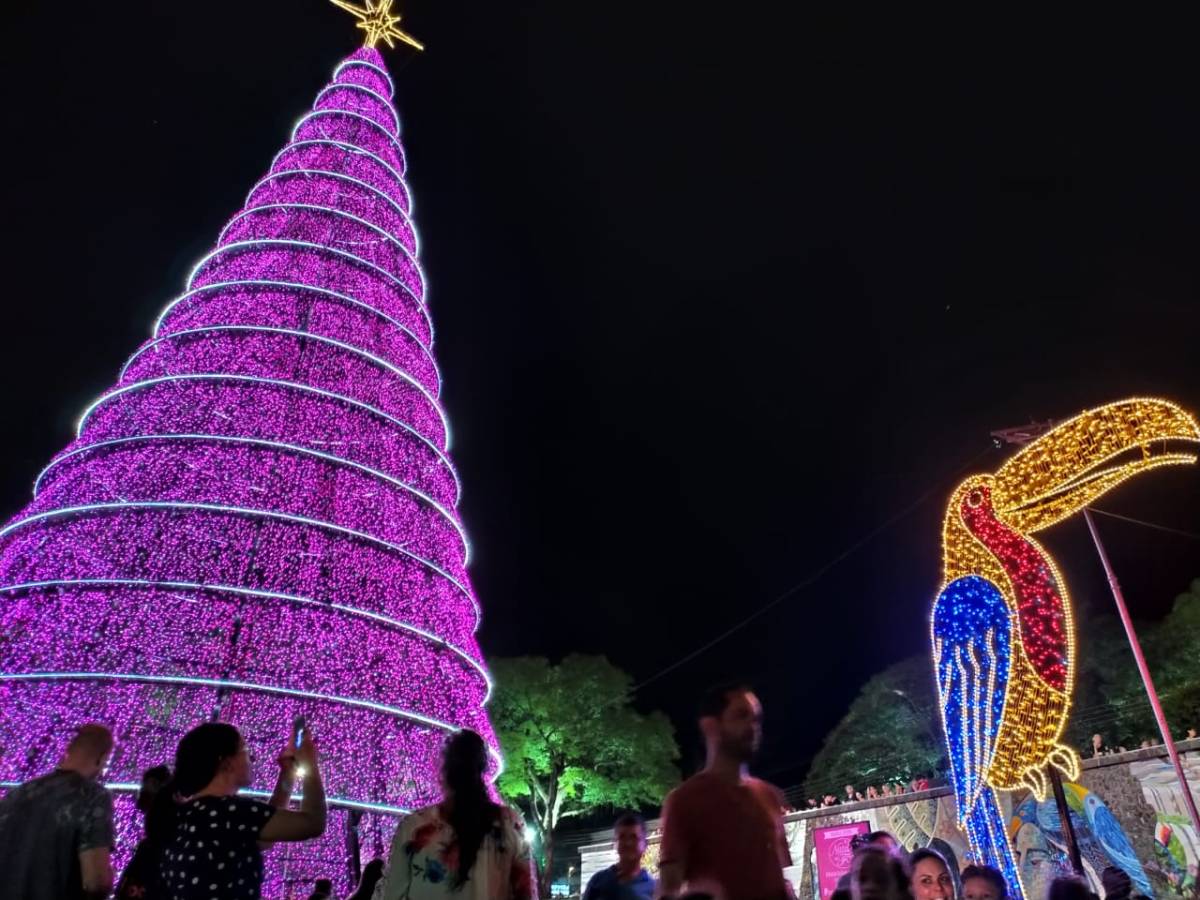 Natal de Águas e Luzes começa hoje (1º) com espetáculo e chegada do Papai  Noel na Praça da Paz