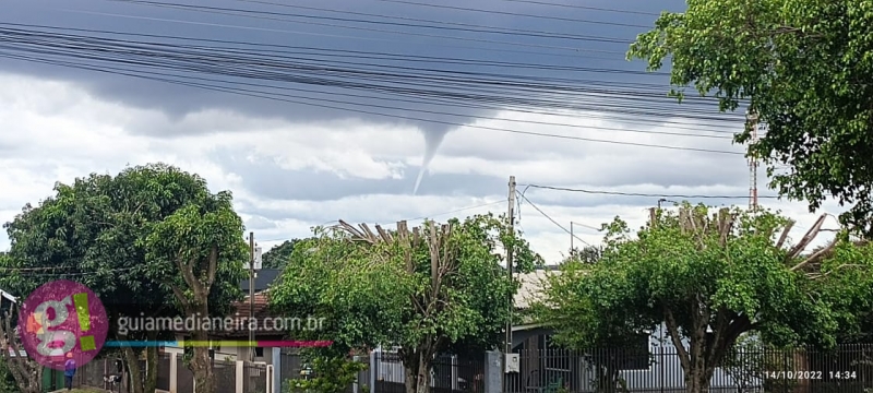 Formação de tornado em Medianeira
