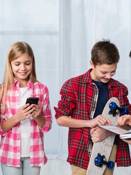 Restrição a utilização de celulares na escola é discutida em Foz do Iguaçu