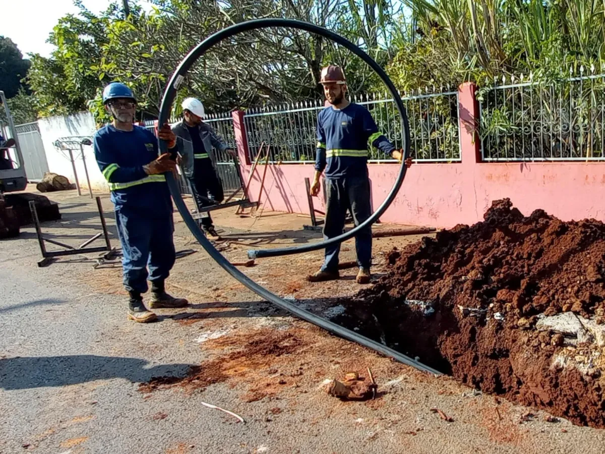 Sanepar renova rede de água em bairros de Foz para garantir abastecimento